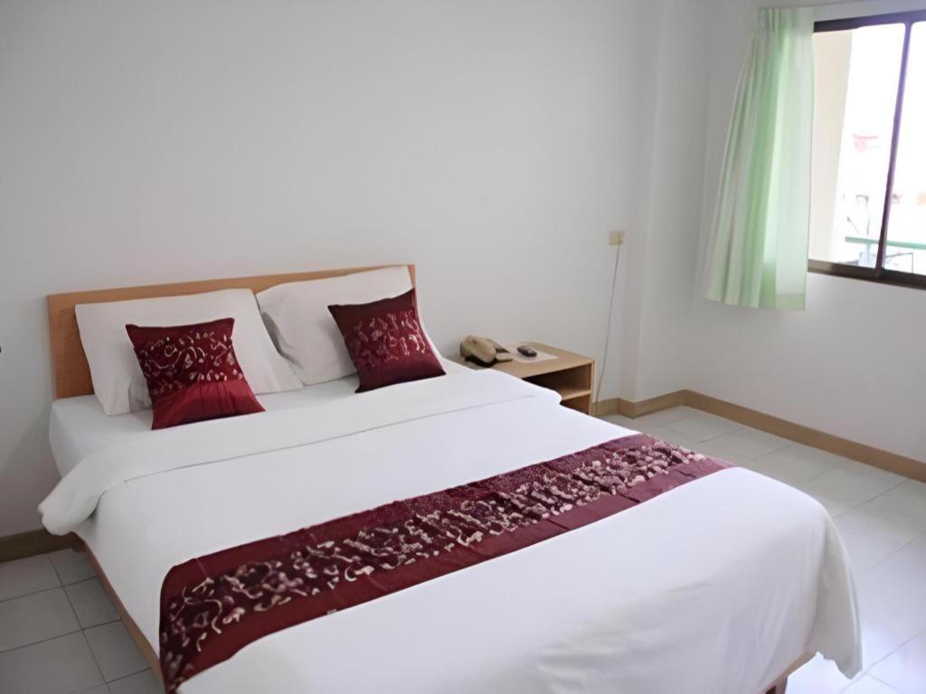 Central Place Hotel Rayong Esterno foto