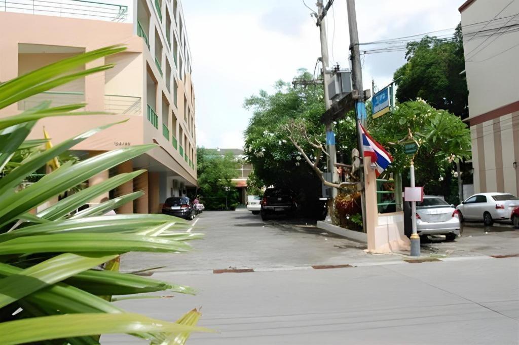 Central Place Hotel Rayong Esterno foto