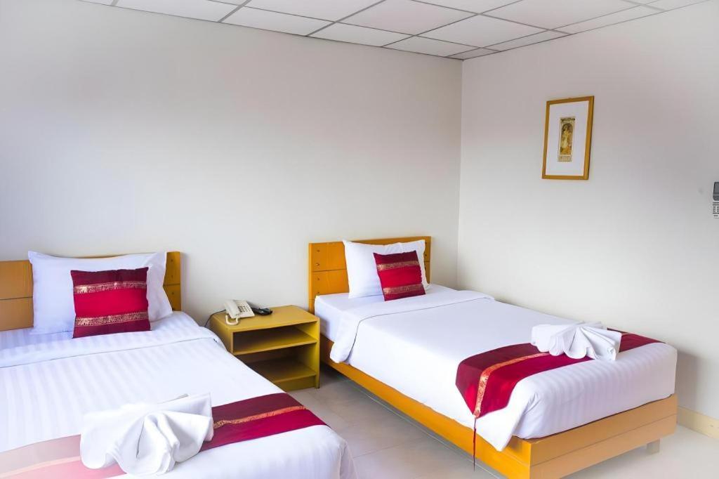 Central Place Hotel Rayong Esterno foto