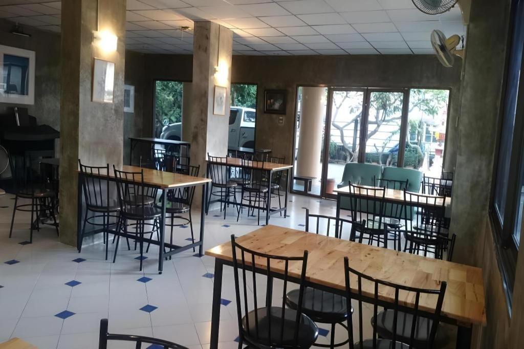 Central Place Hotel Rayong Esterno foto