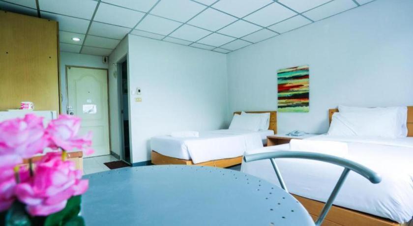 Central Place Hotel Rayong Esterno foto