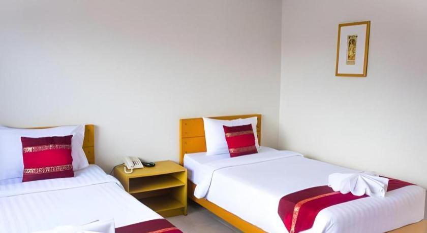 Central Place Hotel Rayong Esterno foto