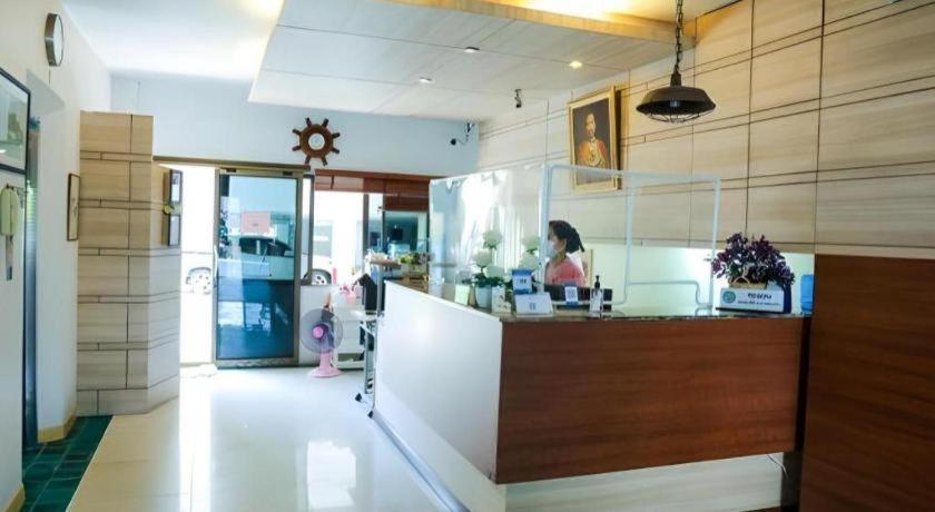 Central Place Hotel Rayong Esterno foto
