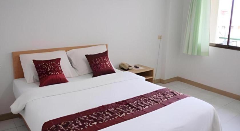 Central Place Hotel Rayong Esterno foto