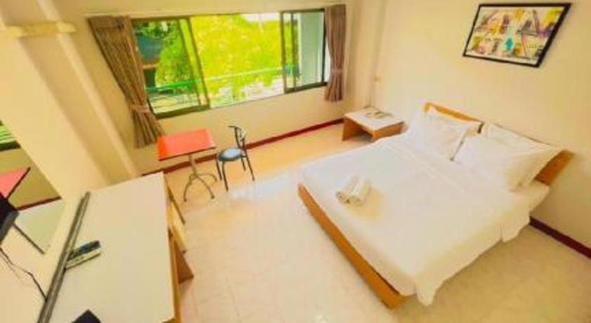 Central Place Hotel Rayong Esterno foto
