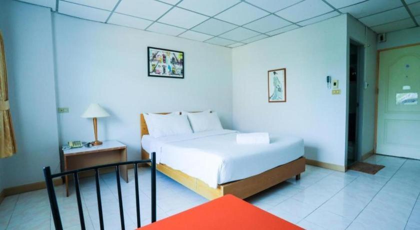 Central Place Hotel Rayong Esterno foto