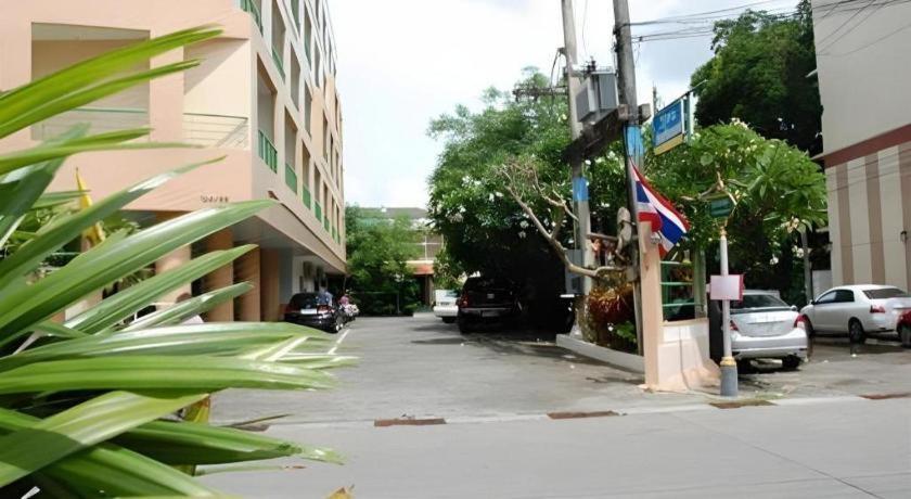 Central Place Hotel Rayong Esterno foto