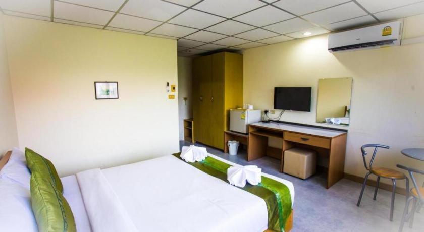 Central Place Hotel Rayong Esterno foto