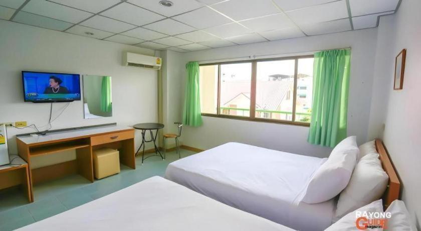 Central Place Hotel Rayong Esterno foto