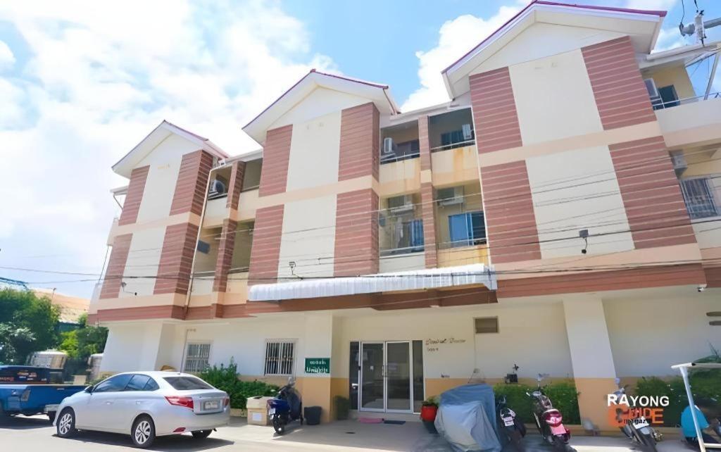 Central Place Hotel Rayong Esterno foto