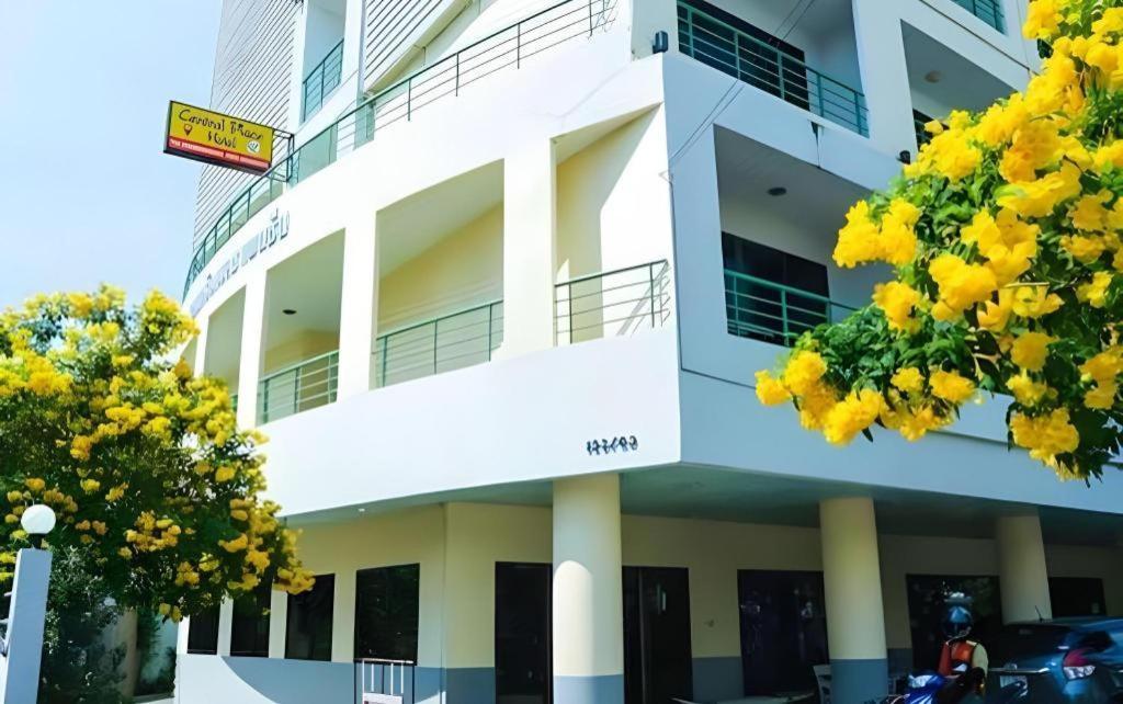 Central Place Hotel Rayong Esterno foto