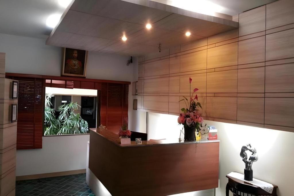 Central Place Hotel Rayong Esterno foto